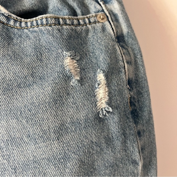 Forever 21 Distressed Boyfriend Jeans - Size 24 - Picture 10 of 11